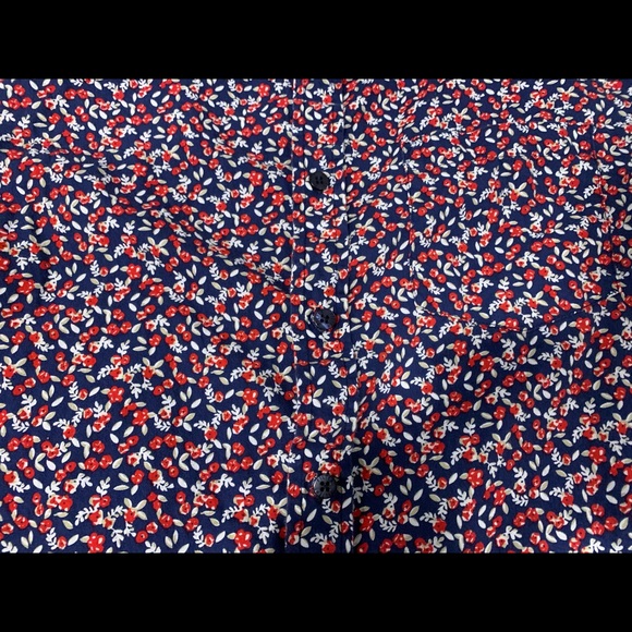 Button down - Picture 3 of 3